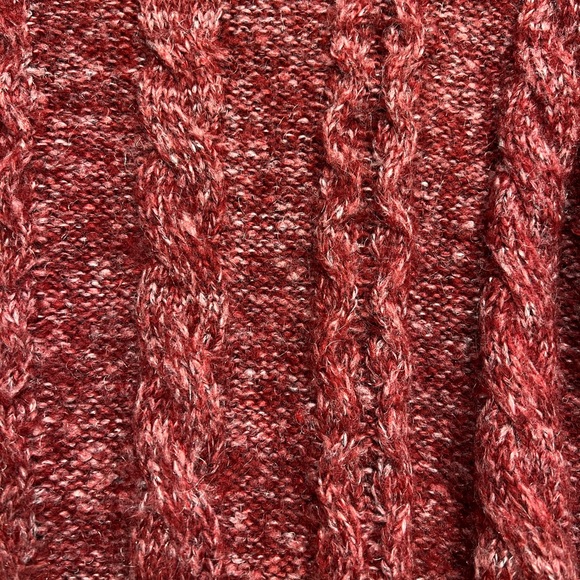 Cable knit sweater - Picture 2 of 6